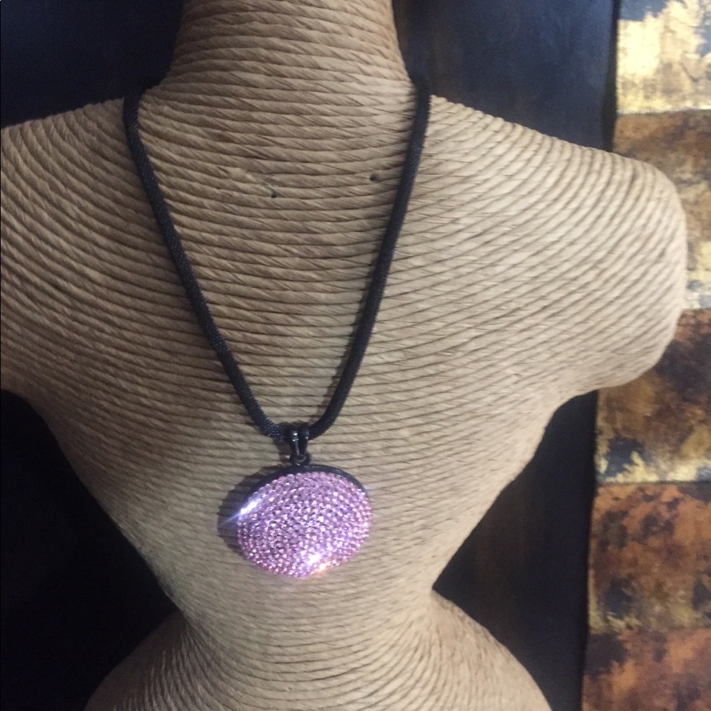 Fashion Crystal Necklace.